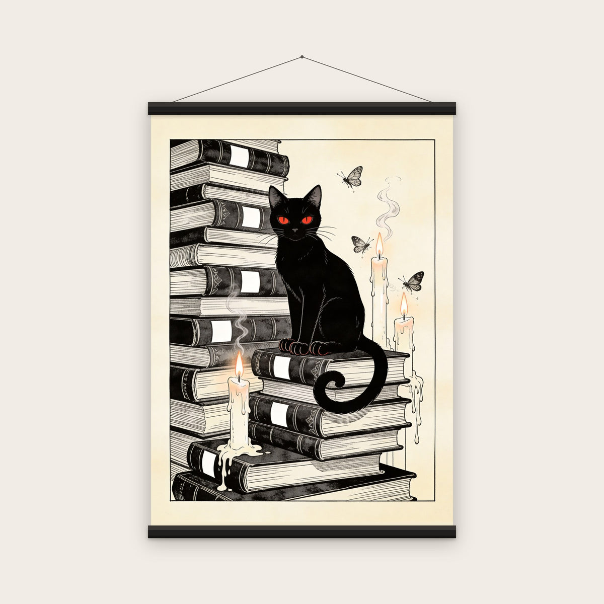 Le Chat noir aux grimoires : affiche prête à accrocher avec baguettes magnétiques en bois noir (rendu illustratif)
