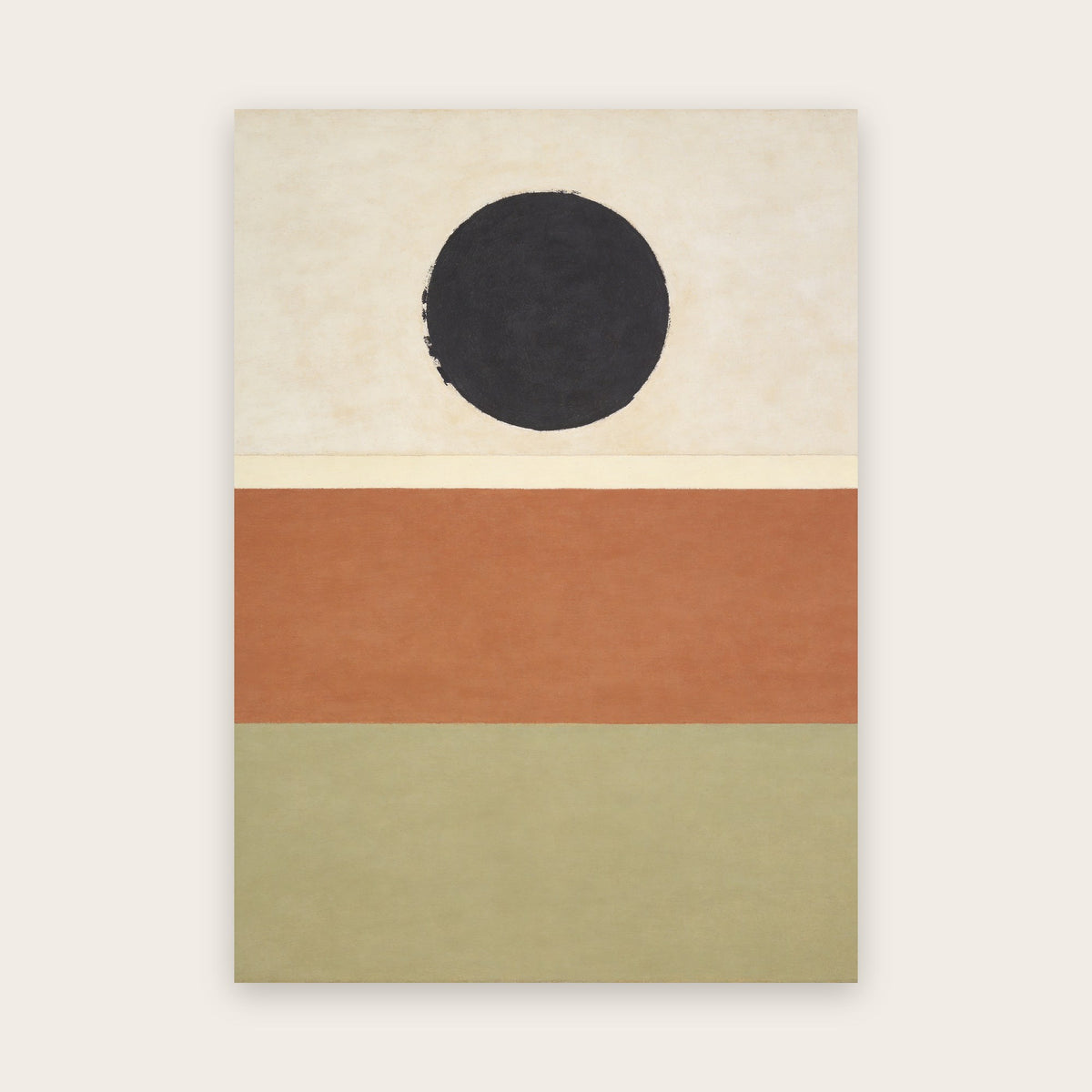 Affiche japandi géométrique : disque charbon sur champ ivoire, au-dessus d’une bande terracotta et d’une bande vert sauge