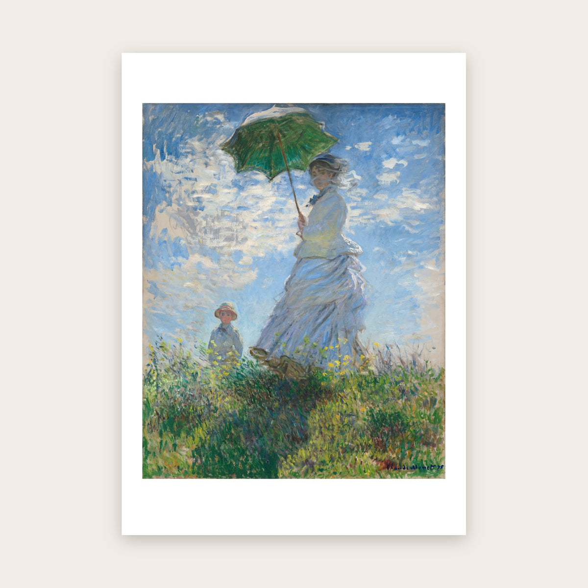 Affiche La Femme à l'ombrelle d'après Monet : femme en blanc, ombrelle verte, enfant dans l'herbe, ciel bleu, marge blanche