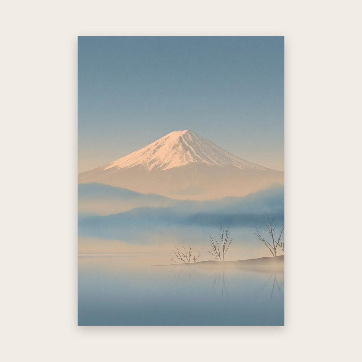 Tableau du mont Fuji à l'aube : sommet enneigé rosé, brumes bleutées et lac calme reflétant arbres nus et petit panneau lumineux