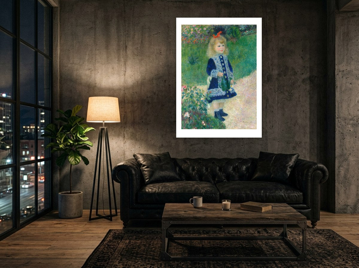 Mise en situation : affiche La Petite Fille à l'arrosoir au mur de béton brut d'un loft, au-dessus d'un canapé en cuir noir