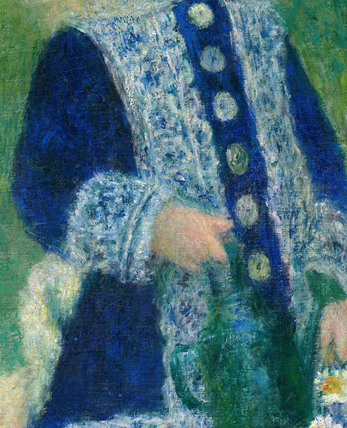 Détail de La Petite Fille à l'arrosoir (Renoir) : robe bleu nuit à dentelle blanche, boutons clairs, main sur l'arrosoir vert