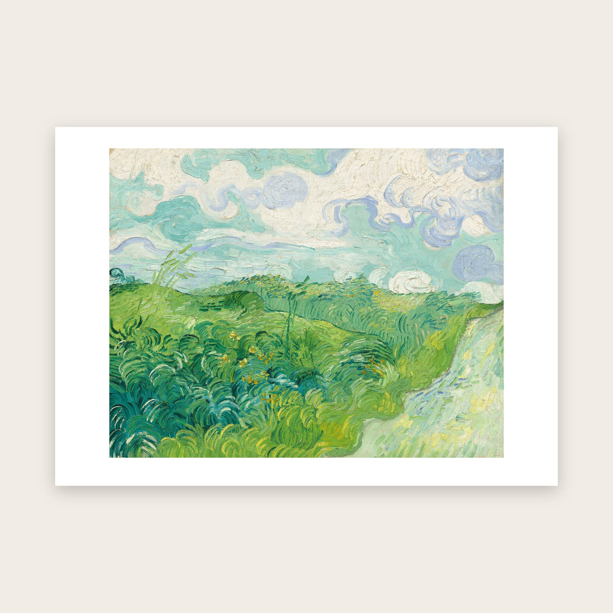 Affiche Champs de blé vert à Auvers d'après Van Gogh : blés verts ondulants, chemin clair, ciel en volutes, marge blanche