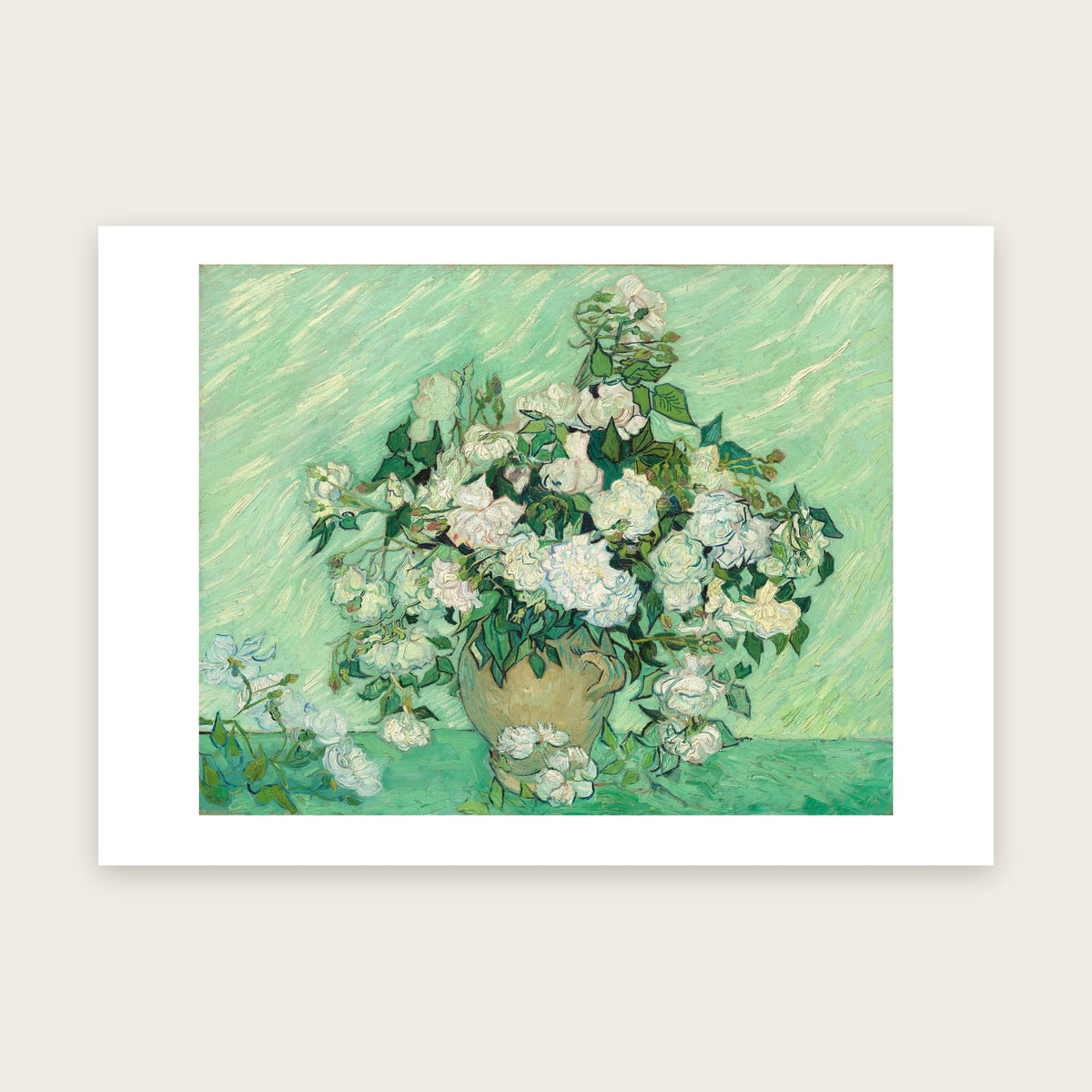 Affiche Roses d'après Van Gogh : bouquet de roses blanc crémeux, vase beige, table verte, fond vert pâle, marge blanche